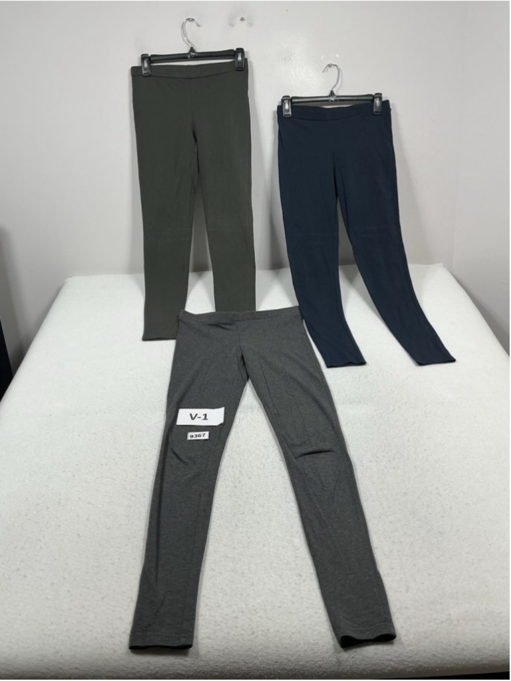 Womans Excellent Set Of 3 BP Pullon Leggings Medium Green , Blue , Gray